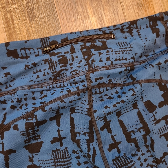 CAbi Cool Down Leggings - Picture 4 of 4